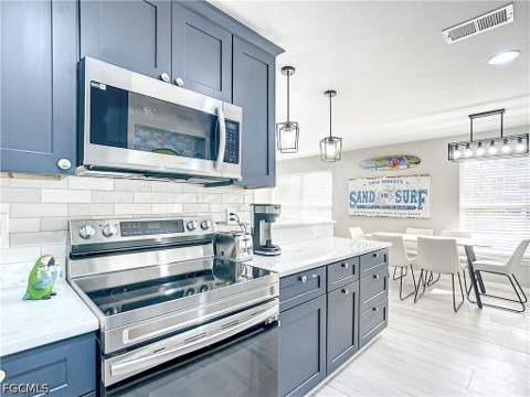 217 Miramar St, Fort Myers Beach FL - photo 12 of 27