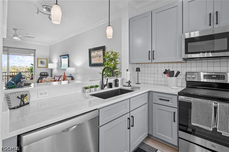 2 bedroom Condominium at 14541 Legends Blvd N 405, Longhurst III, Fort Myers — photo 3