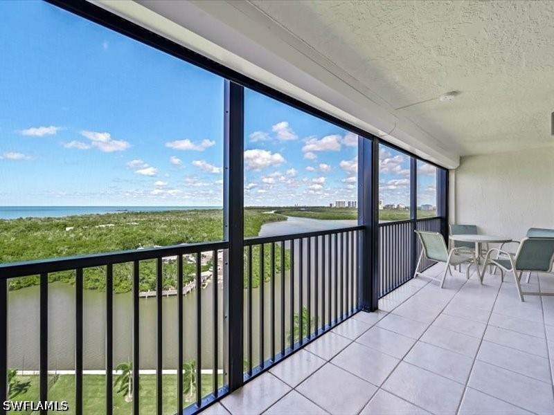 2 bedroom Condominium at 17 Bluebill Ave 904, Vanderbilt Surf Colony, Naples — photo 4