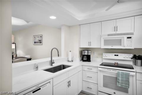 440 Seaview Ct 1602, Marco Island FL - photo 10 of 43