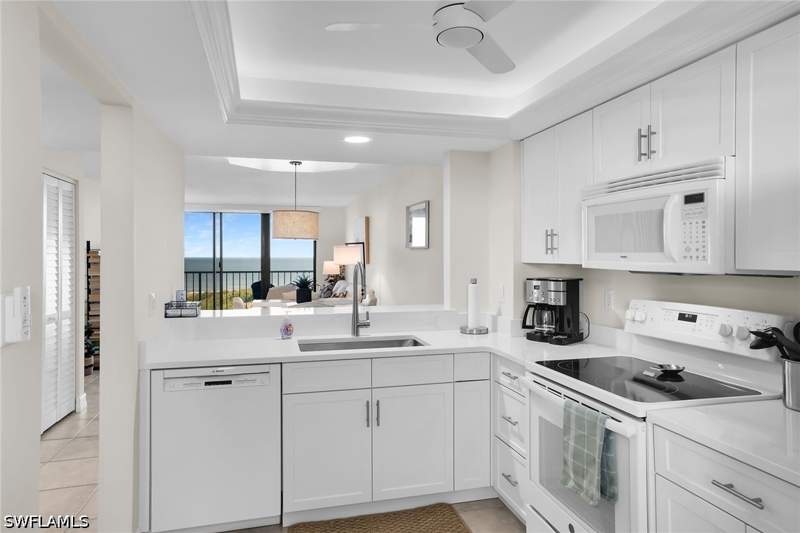 2 bedroom Condominium at 440 Seaview Ct 1602, South Seas, Marco Island — photo 2