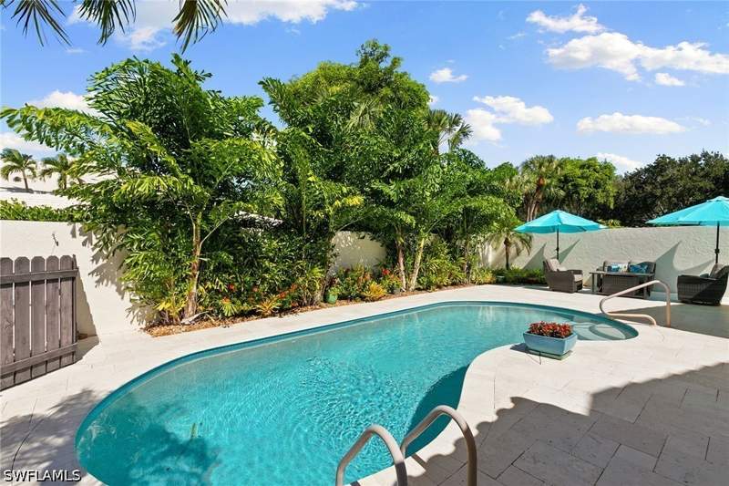 2 bedroom Detached at 805 Sand Pointe Dr 4, Sand Pointe, Naples — photo 2