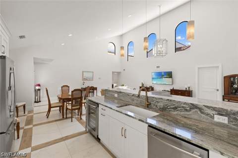 805 Sand Pointe Dr 4, Naples FL - photo 8 of 30