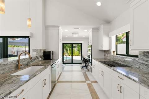 805 Sand Pointe Dr 4, Naples FL - photo 9 of 30