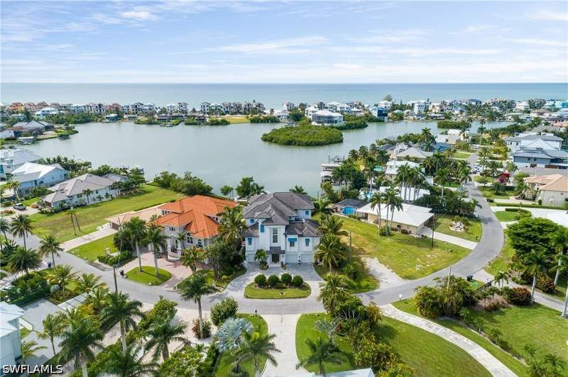 5 bedroom SingleFamilyResidence at 26823 McLaughlin Blvd, Carolands, Bonita Springs — photo 4