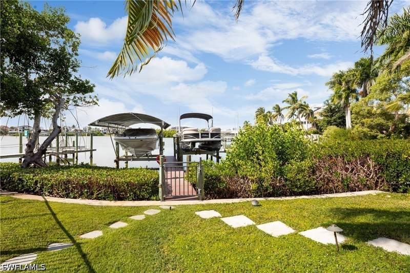 5 bedroom SingleFamilyResidence at 26823 McLaughlin Blvd, Carolands, Bonita Springs — photo 5