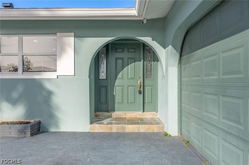 3 bedroom SingleFamilyResidence at 4906 Sorrento Ct, Cape Coral, Cape Coral — photo 3