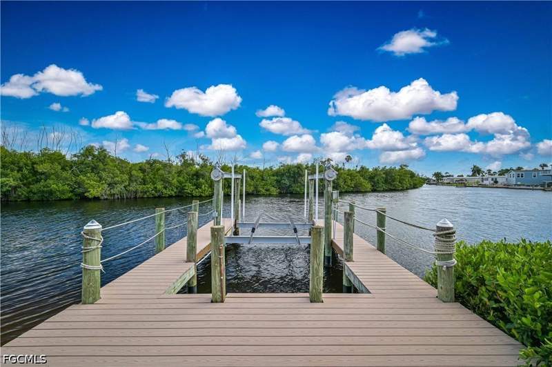 3 bedroom ManufacturedHome at 17731 Canal Cove Ct, Bayside Estates, Fort Myers Beach — photo 3