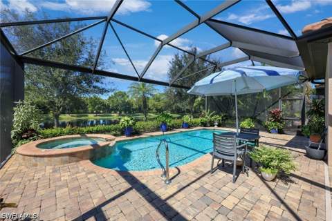 3130 Aviamar Cir, Naples FL - photo 10 of 32