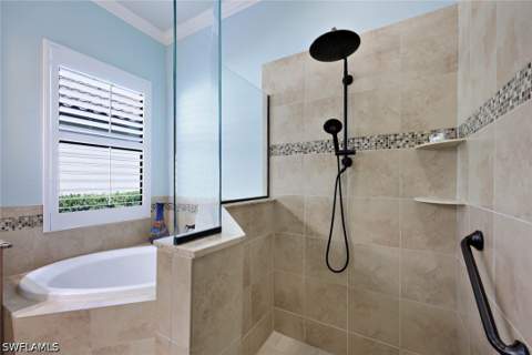 3130 Aviamar Cir, Naples FL - photo 15 of 32
