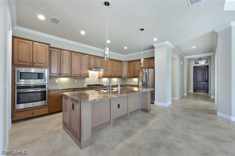 3130 Aviamar Cir, Naples FL - photo 22 of 32