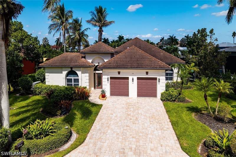 3 bedroom SingleFamilyResidence at 173 Venus Cay, The Cays, Naples — photo 2