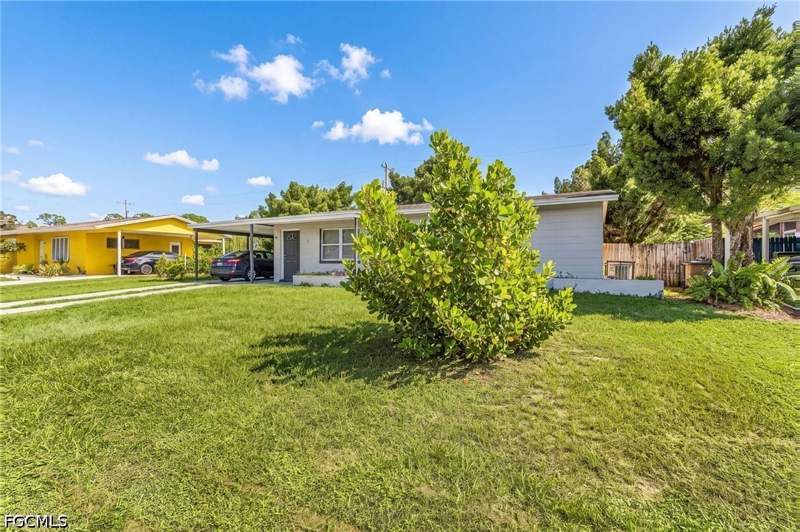 2 bedroom SingleFamilyResidence at 24 Andros St, Lehigh Acres, Lehigh Acres — photo 3