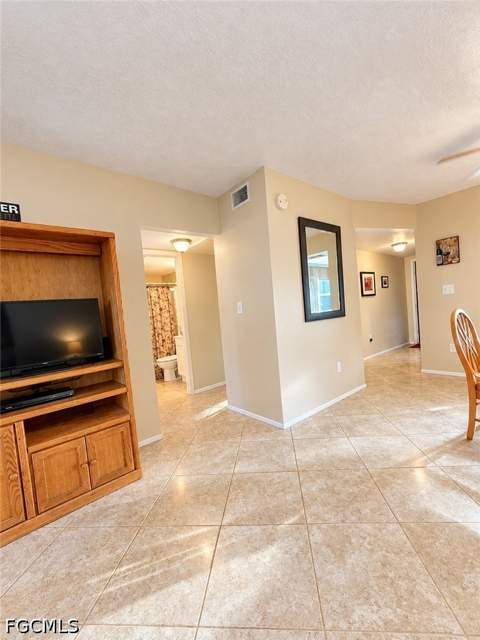 1210 Hall Rd 204, North Fort Myers FL - photo 9 of 27