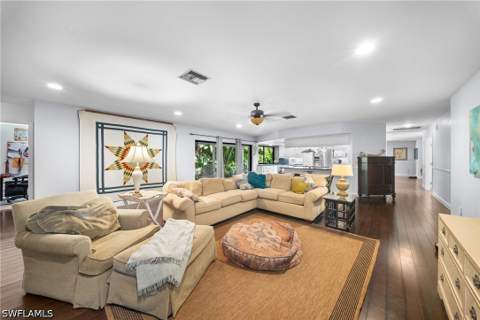 347 Country Club Ln, Naples FL - photo 17 of 50
