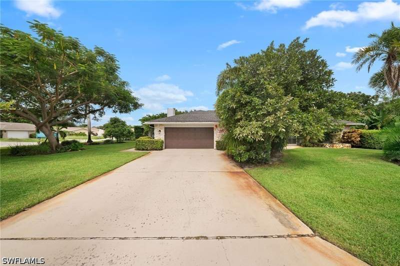 3 bedroom SingleFamilyResidence at 347 Country Club Ln, Palm River Estates, Naples — photo 2
