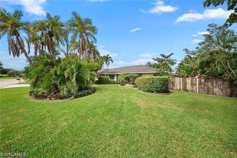 3 bedroom SingleFamilyResidence at 347 Country Club Ln, Palm River Estates, Naples — photo 4