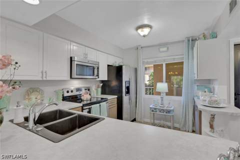 1075 Foxfire Ln 209, Naples FL - photo 10 of 50
