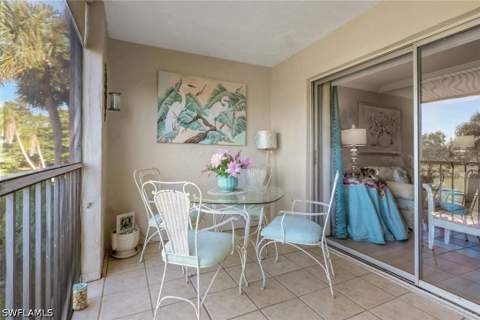 1075 Foxfire Ln 209, Naples FL - photo 18 of 50