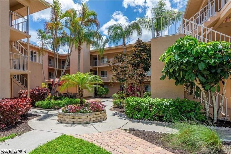 2 bedroom Condominium at 1075 Foxfire Ln 209, Foxmoor, Naples — photo 2