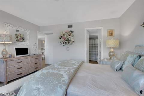 1075 Foxfire Ln 209, Naples FL - photo 20 of 50