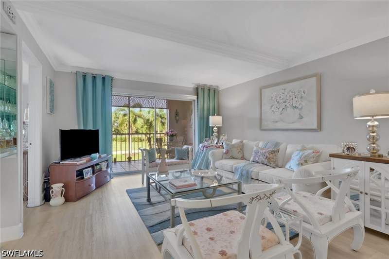 2 bedroom Condominium at 1075 Foxfire Ln 209, Foxmoor, Naples — photo 4