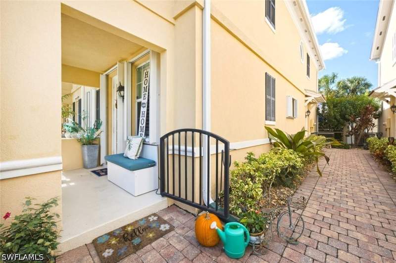 4 bedroom Townhouse at 8069 Chianti Ln, Verona Walk, Naples — photo 2