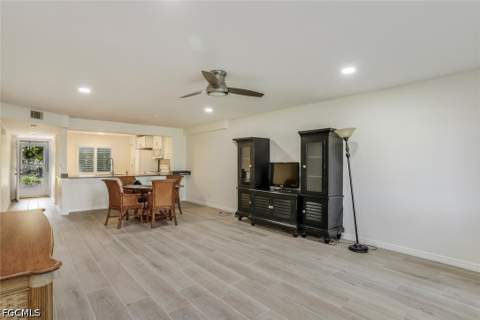 9900 Sunset Cove Ln 115, Fort Myers FL - photo 9 of 25