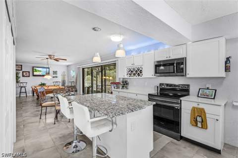 27099 Holly Ln, Bonita Springs FL - photo 12 of 36
