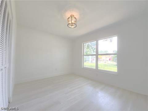 687 Grove Dr, Naples FL - photo 11 of 36
