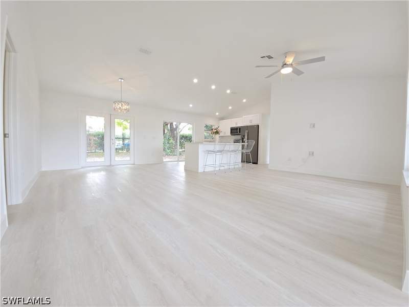 3 bedroom SingleFamilyResidence at 687 Grove Dr, Orange Tree, Naples — photo 5
