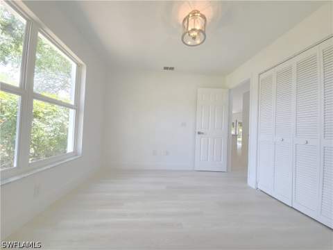687 Grove Dr, Naples FL - photo 9 of 36