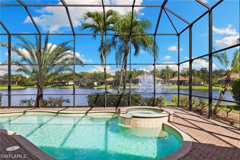 4 bedroom SingleFamilyResidence at 451 Terracina Way, Terracina, Naples — photo 2