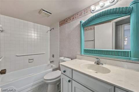 1056 Forest Lakes Dr C112, Naples FL - photo 8 of 15