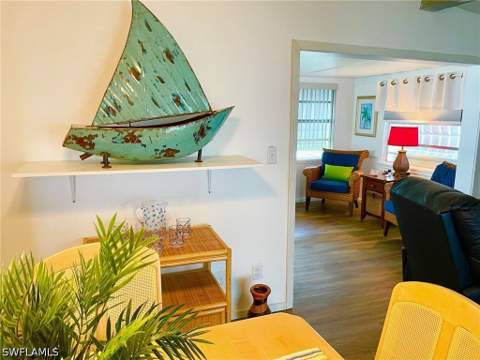 252 Daisy Ave, Fort Myers FL - photo 6 of 21