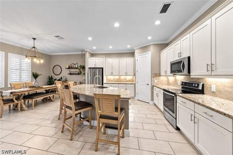 12702 Astor Pl, Fort Myers FL - photo 13 of 36