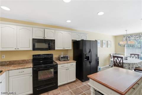 1120 Sarah Jean Cir 204, Naples FL - photo 12 of 50