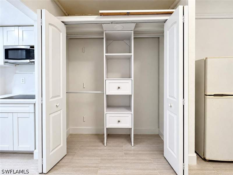 1 bedroom Condominium at 4050 Golden Gate Pkwy 219, Golden Gate City, Naples — photo 5