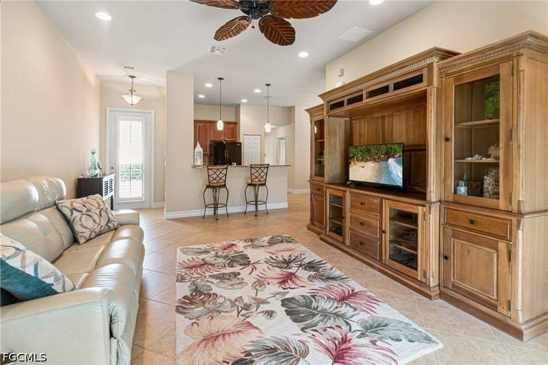 3 bedroom SingleFamilyResidence at 10535 Carolina Willow Dr, Botanica Lakes, Fort Myers — photo 4