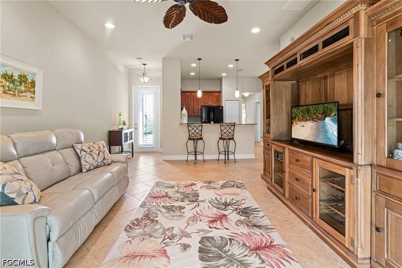 3 bedroom SingleFamilyResidence at 10535 Carolina Willow Dr, Botanica Lakes, Fort Myers — photo 5