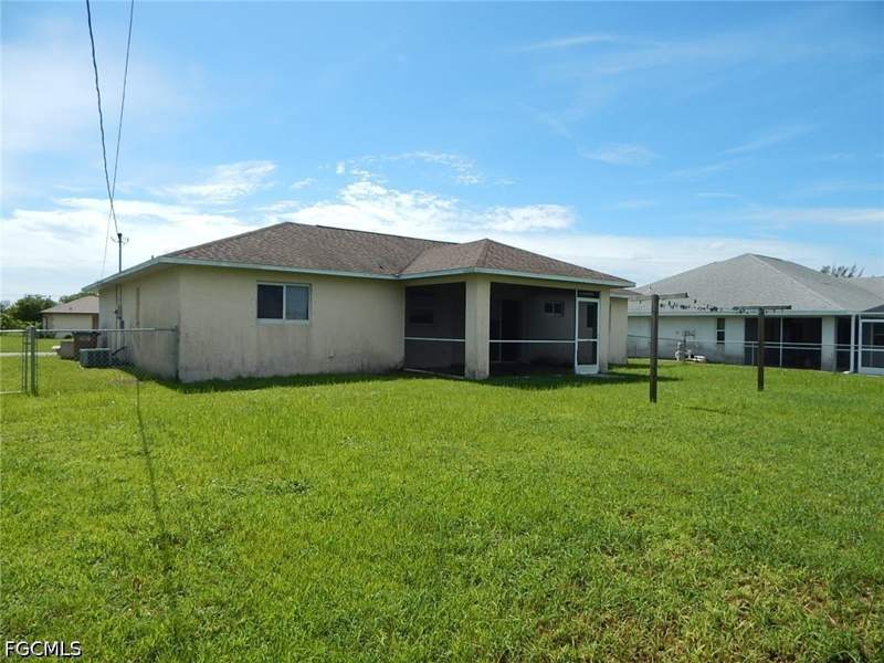 3 bedroom SingleFamilyResidence at 3408 SW 1st Ave, Cape Coral, Cape Coral — photo 2