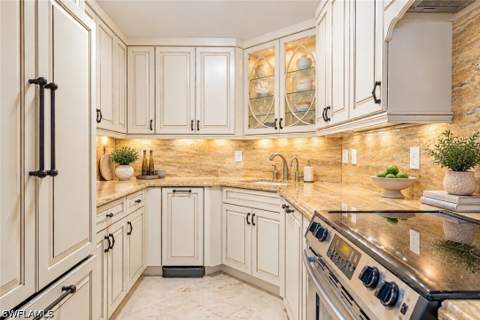 4001 Gulf Shore Blvd N 305, Naples FL - photo 11 of 23