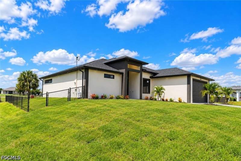 3 bedroom SingleFamilyResidence at 2416 NE 24th Ave, Cape Coral, Cape Coral — photo 4
