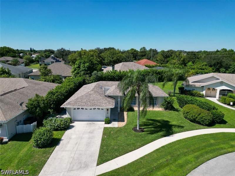 3 bedroom SingleFamilyResidence at 1529 Junior Ct, Varsity Lakes, Lehigh Acres — photo 2