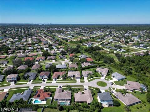 1529 Junior Ct, Lehigh Acres FL - photo 6 of 32
