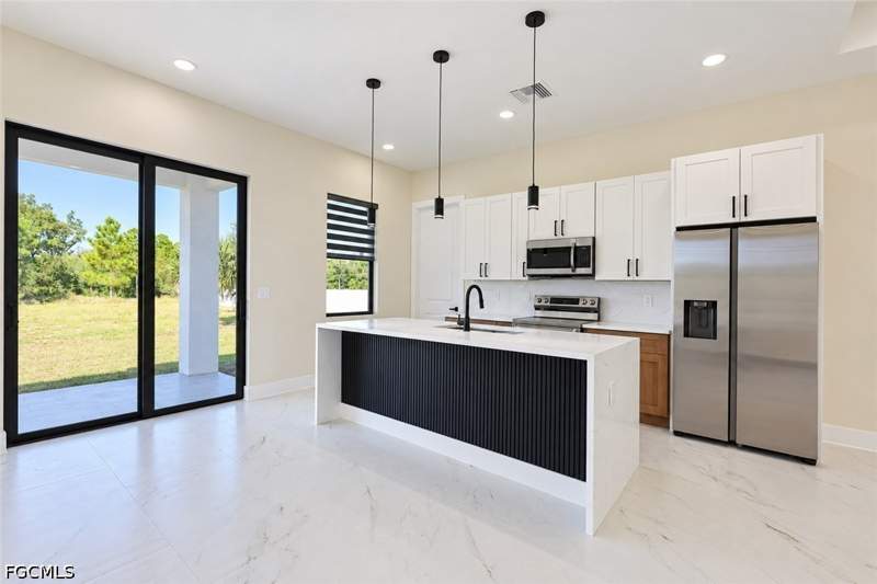 3 bedroom SingleFamilyResidence at 1601 Oak Ave, Lehigh Acres, Lehigh Acres — photo 4
