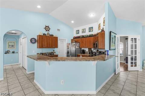 3217 SW 12th Ave, Cape Coral FL - photo 10 of 34