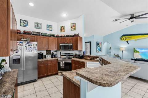 3217 SW 12th Ave, Cape Coral FL - photo 11 of 34