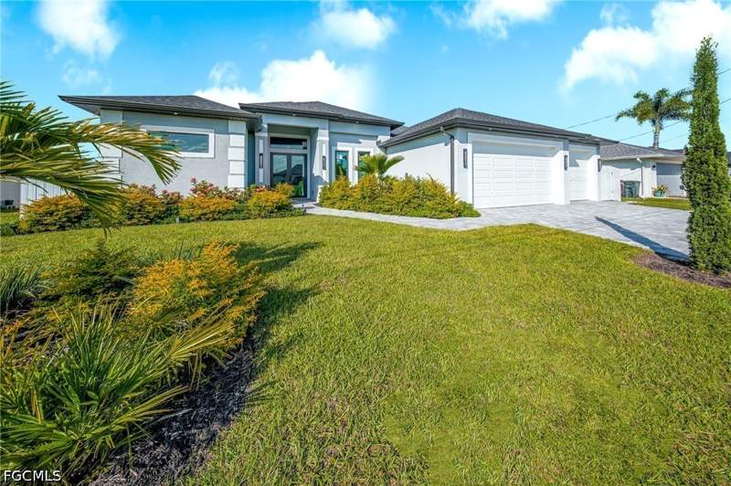 4 bedroom SingleFamilyResidence at 933 NW 8th Ter, Cape Coral, Cape Coral — photo 2