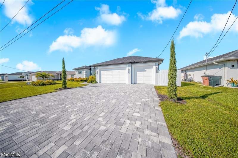 4 bedroom SingleFamilyResidence at 933 NW 8th Ter, Cape Coral, Cape Coral — photo 3